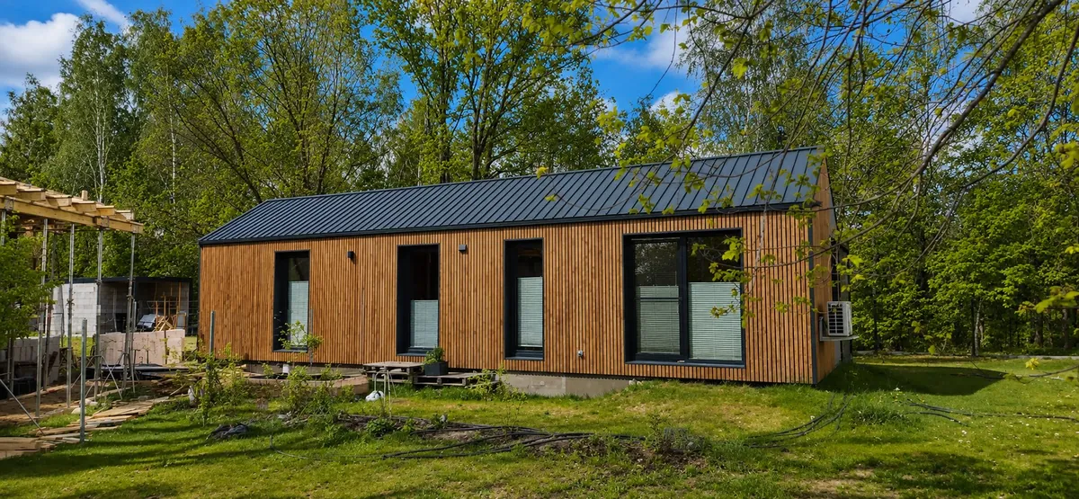Dom modułowy stalowy pod klucz — dom90, konstrukcja 100×100×4 mm